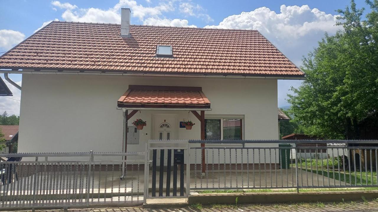 Keti Apartment Plaski Exterior photo