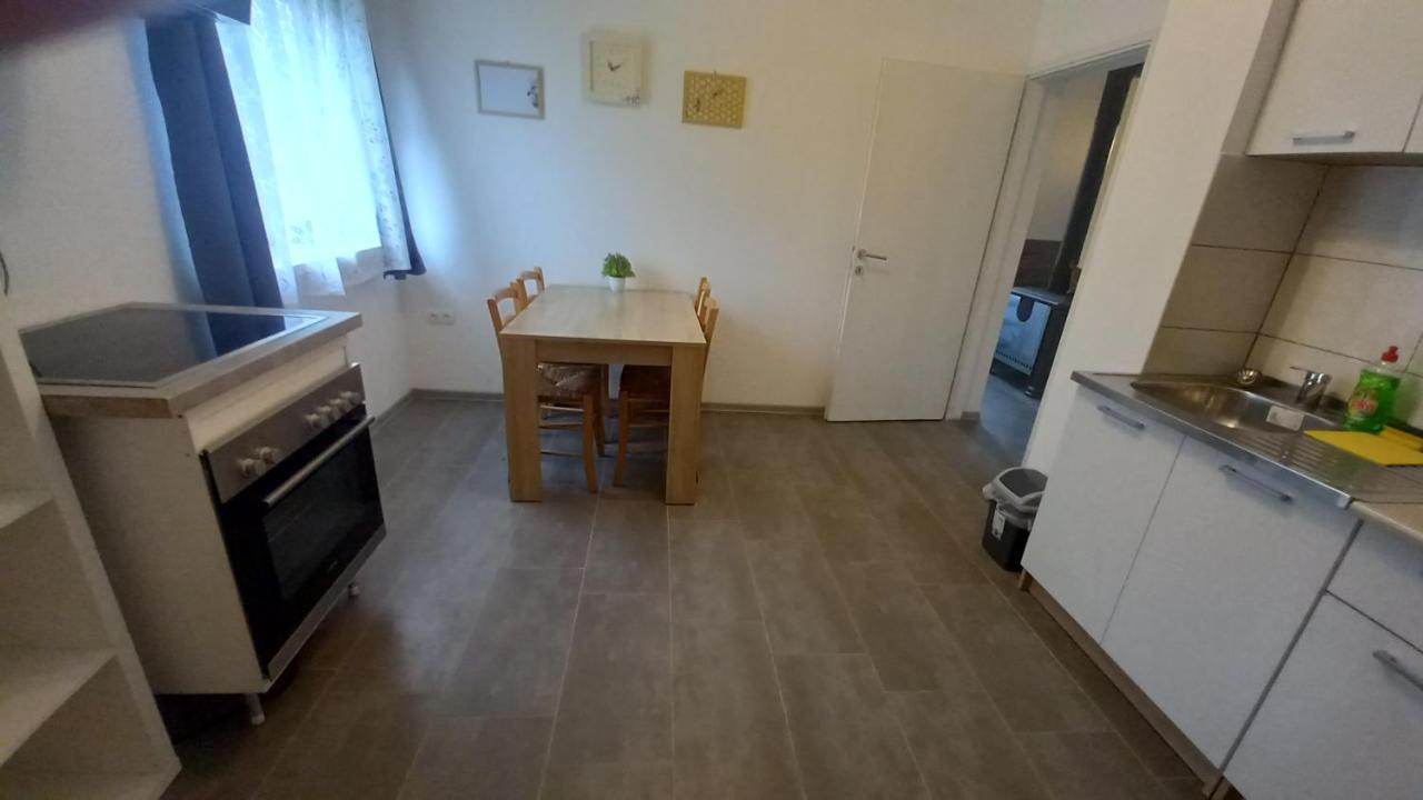Keti Apartment Plaski Exterior photo