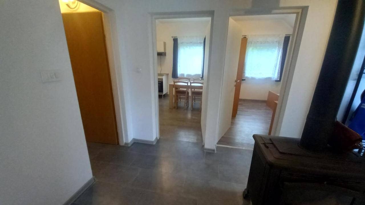 Keti Apartment Plaski Exterior photo
