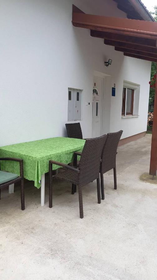 Keti Apartment Plaski Exterior photo
